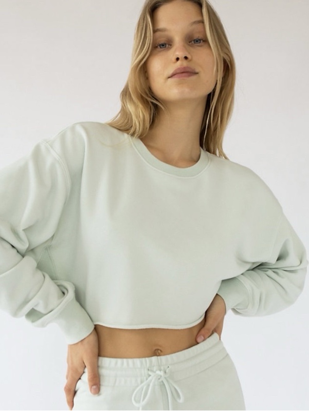 TNA Airy AF Cropped Crewneck Sweatshirt in Mint